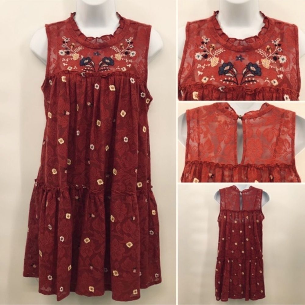 Francesca’s S mi ami Burgundy Sleeveless Lace Embroidered Tiered Prairie Dress